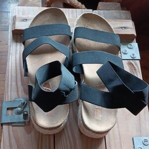 Women's chunky sandals sz10